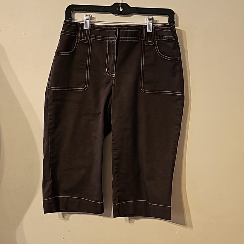 Style & co. brown capri style shorts,size 8